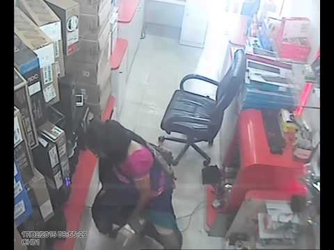 Women In India Stealing Dell Laptop In Saree from Showroom