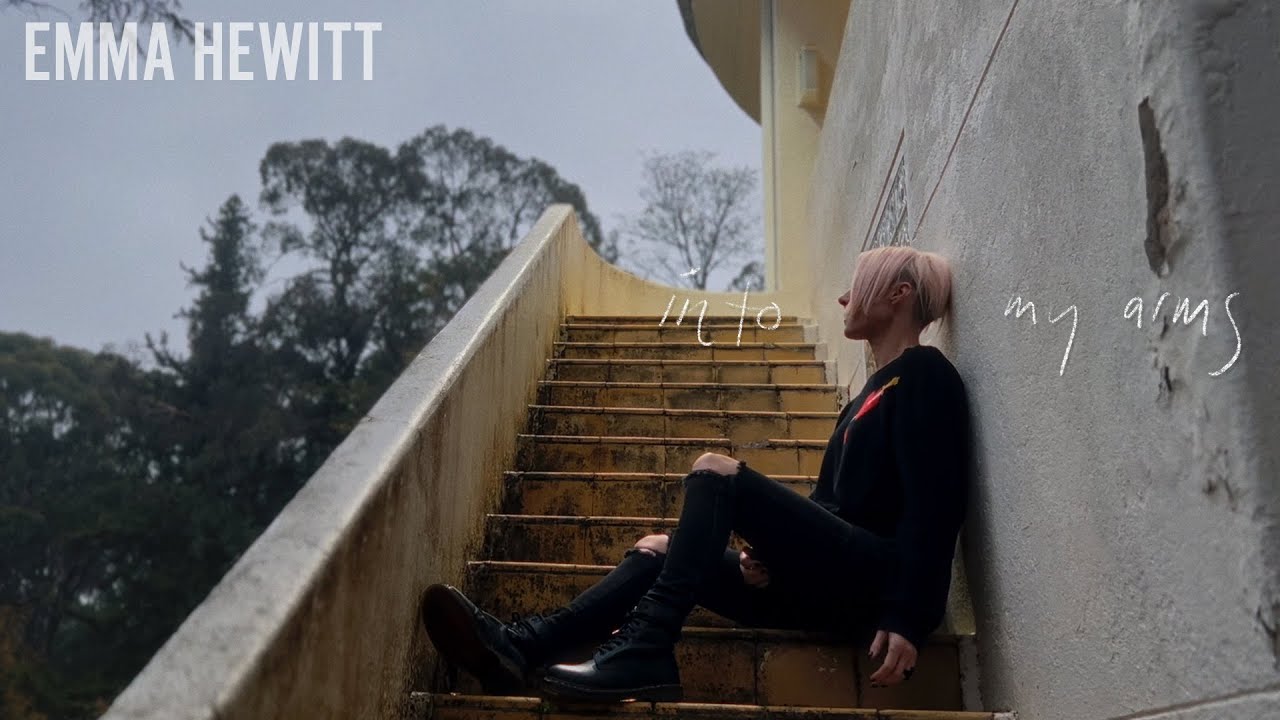 Emma Hewitt — Into My Arms