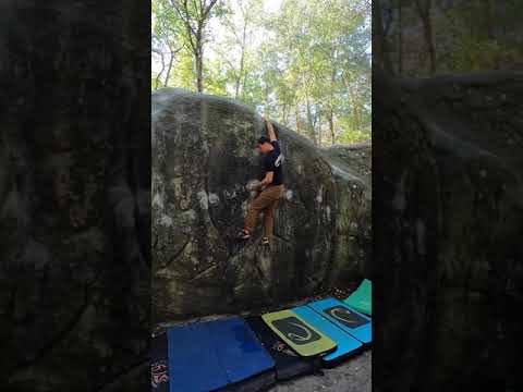 Fontainebleau Bouldering | La Cascade (Fb 4+/V1)