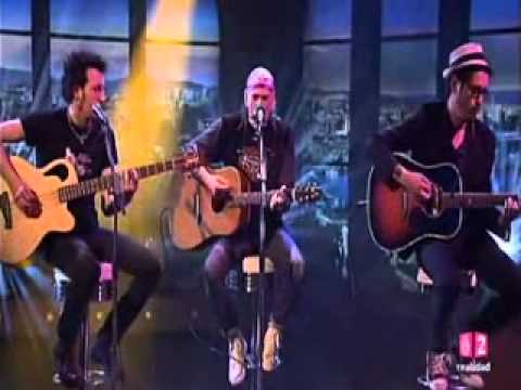 Azulejo frío. Txarrena, actuación en acústico en Buenafuente.