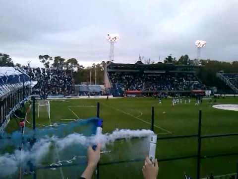 "Recibimiento a Gimnasia y Esgrima La Plata Copa Sudamericana" Barra: La Banda de Fierro 22 &bull; Club: Gimnasia y Esgrima