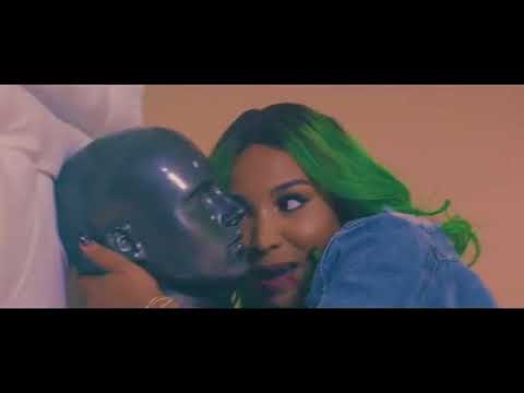 Shocking behind the scene footage of Tommy Lee Sparta ft Shenseea (Bridget's & Desert) Music video