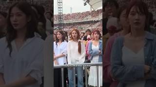 Download lagu Yunjin, jhope and Hyeri Hilarious reaction to Lisa rockstar at deadline #shorts mp3