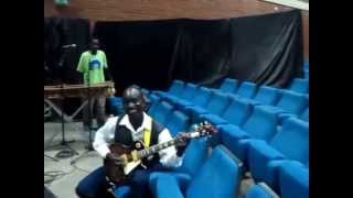 Amadou Balaké - Bar Konon Mousso (Musicien C'est Pas Quelqu'un)