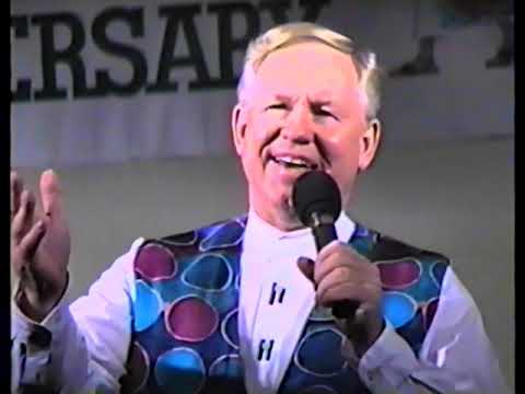 Rest In Peace Max : Max Mace - "Peace In The Valley" with the Heritage Singers