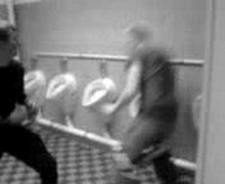 Juks & Dän - Pogo im Waschraum