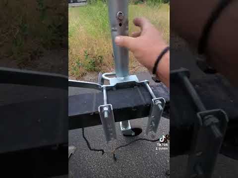 Removing or installing a trailer jack