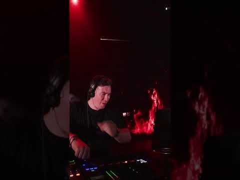 Hardwell playing "Arcadia" live at Tomorrowland #hardwell #classic