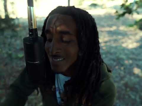 Izzy Divino - "Wheel Of Fortune" (Live Open Mic Performance)