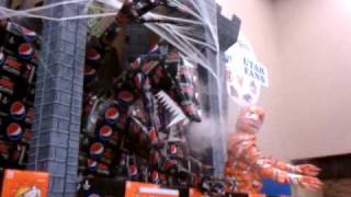 preview picture of video 'Halloween po1 display Walmart Centerville 10/10'