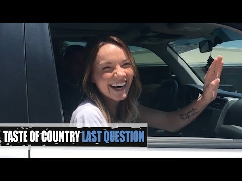 Danielle Bradbery's First Kiss, Fave Late Night Snack + More! - Last Question