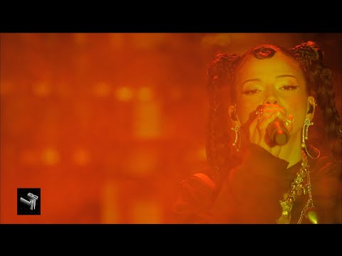 Nina Chuba - Waldbrand (Live @ Late Night Berlin)