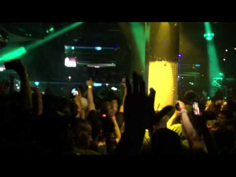 Bingo Players - Zombie Nation (W&W Remix) - Pacha NYC - 12/28/14
