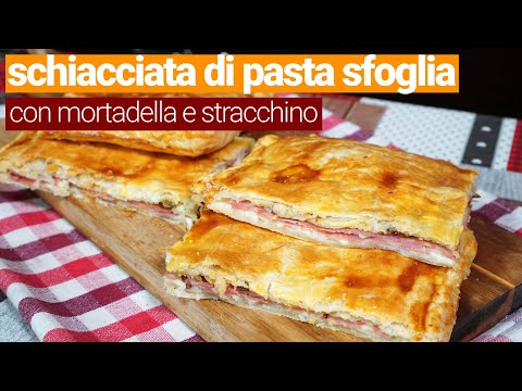Schiacciata di pasta sfoglia con mortadella e stracchino, ricetta facile e veloce