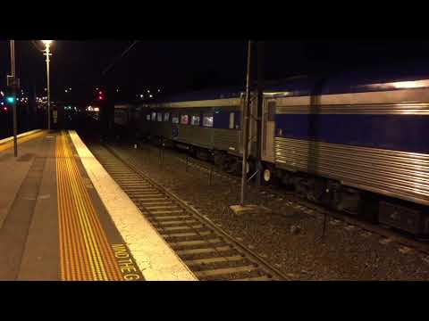 PN NR102 GSR up Overland in middle Footscray (13/07/2018)