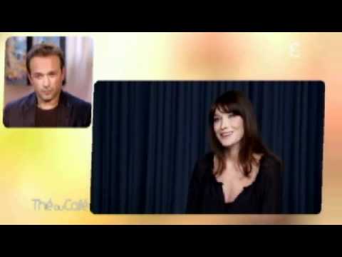 Carla Bruni à un doigt de la gaffe...