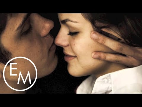 Sweater Beats - Touch My Body