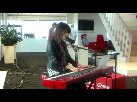 Laura Jansen - Running Up That Hill // live @ Q-music