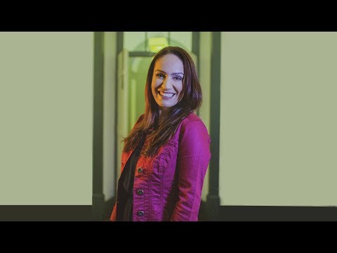 @CintiaAlvesOficial  - ELE TE VÊ