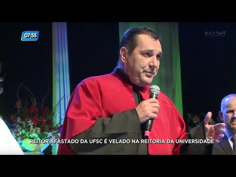 Reitor afastado da UFSC é velado na reitoria da universidade