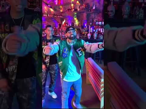 UN TRAGO, Landro Martínez ft Alex Quin DISPONIBLE en todas las plataformas digitales