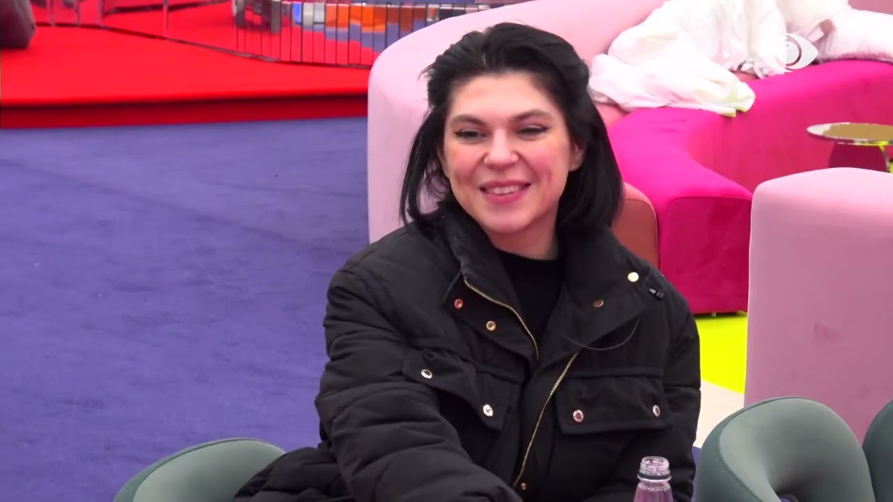 Ke qejf të qëndrosh sa më gjatë këtu?/ Seno bisedon me Lore, ndërhyn Juela: Po i shpëtova këtij nominimi…