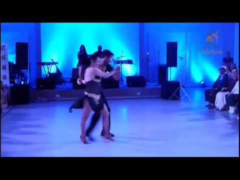 Baila Mundo - Rodrigo Oliveira e Karina Carvalho (Dança Porto Alegre 2013)