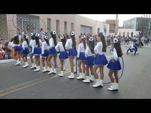 Balizas,  pilotão de bamboles e corpo coreográfico da Banda do SCFV