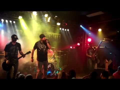 download lagu mp3 mp4 Tragikly White, download lagu Tragikly White gratis, unduh video klip Tragikly White