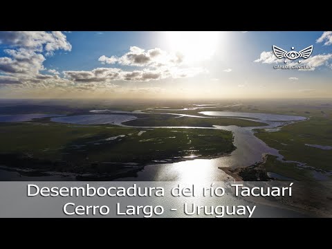 Desembocadura del Río Tacuarí en la Laguna Merín, Cerro Largo, Uruguay.