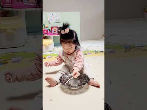삼발이찜기의 구멍에 빨대로 쏘옥~ 소근육발달과 자기조절능력을 길러주는 놀이🫶 #아기놀이 #엄마표놀이