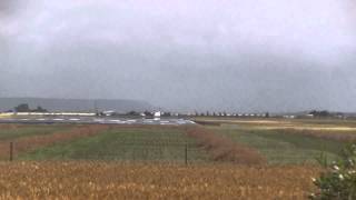 preview picture of video 'Virgin (Skywest) Fokker 50 and QantasLink Dash 8 departing Geraldton Airport'