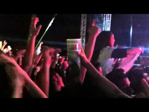 Alesso Monterrey Live -Reload(Tommy Trash) vs Sweet Nothing(Calvin Harris)  HD 26-04-13