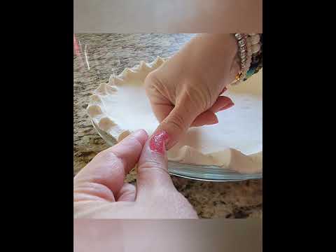How to Perfectly Pinch Pie Crust Edges 🥧