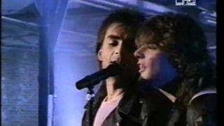 Download lagu DOMINOE - Angel Don´t Cry. mp3