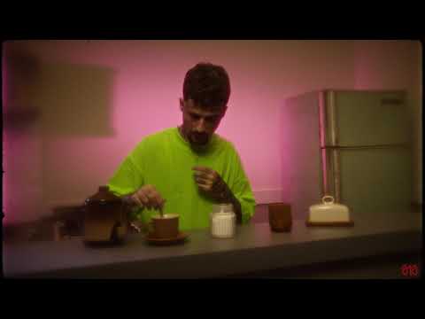 07. Duzz - "Melhor Versão" feat Peu (prod. peunubeat)