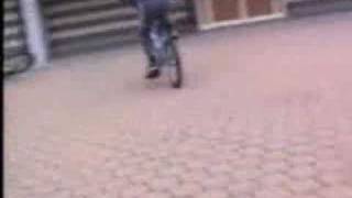 preview picture of video 'Rampa bici (quand'eravamo + giovani...)'