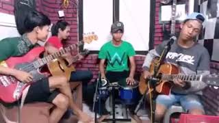 Download lagu YEZ GROUP - INTAN com. | Base camp | Lirik - Lagu - MELODI - CINTA  - cipt - RHOMA IRAMA mp3