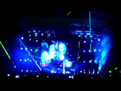 Armin van Buuren @ Cacao Beach 2011 ( 10 Minutes To Burned With Desire ( Will Martin Mashup ))