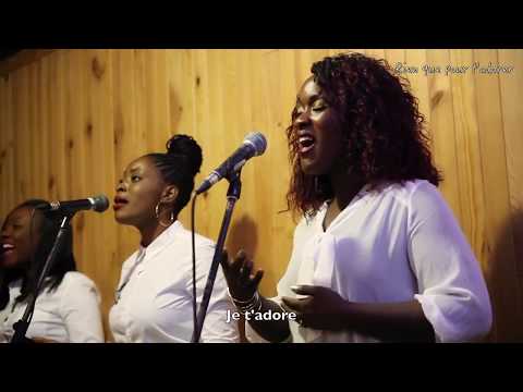 Christelle Songs - Prosterné nous confessons (Adoration)