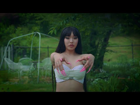 Elle Teresa - 平気 [Official Music Video]
