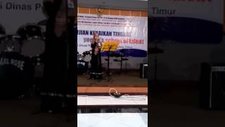 Download lagu Shabrina Oryza Suseno..Kisah Mawar DiMalam Hari . mp3