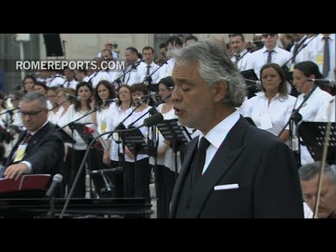 Andrea Bocelli canta emocionante “Panis Angelicus” en la plaza de San Pedro