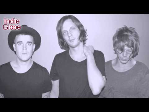 Kissaway Trail | A Rainy Night In Soho