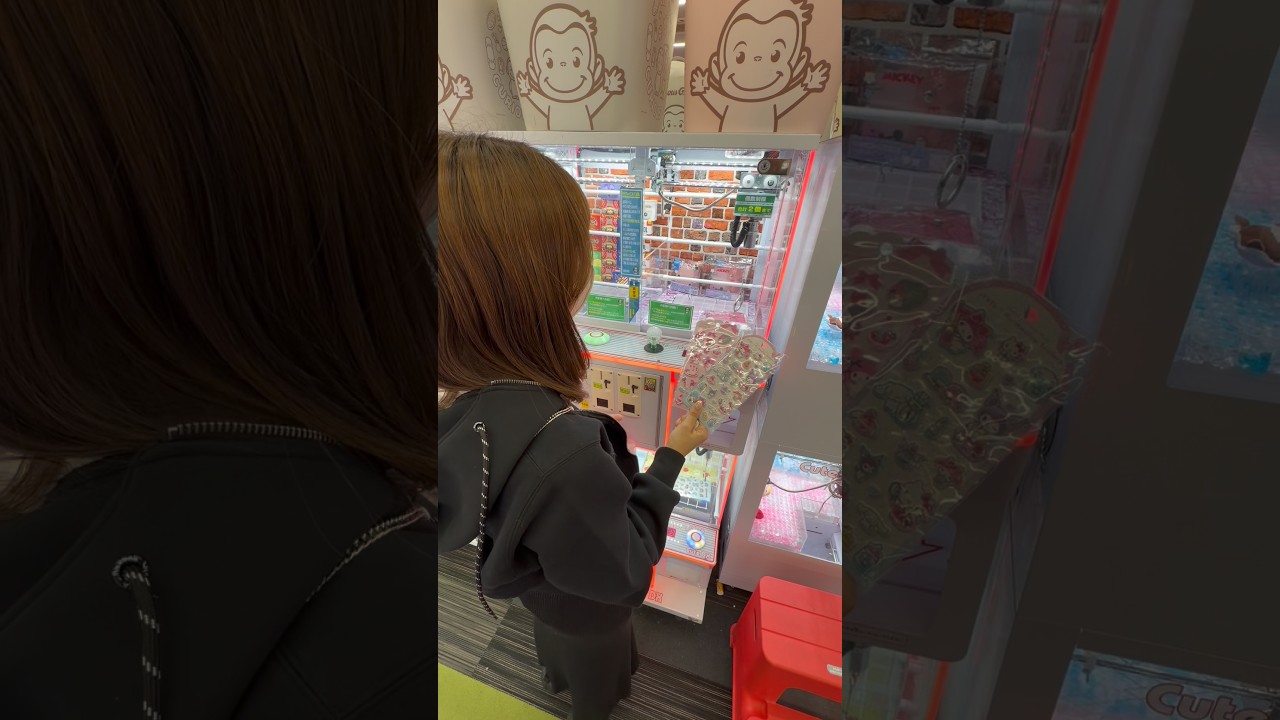 大人気シールを取れるまで狙ったら… #クレーンゲーム #ufoキャッチャー #シール #ゲームセンター