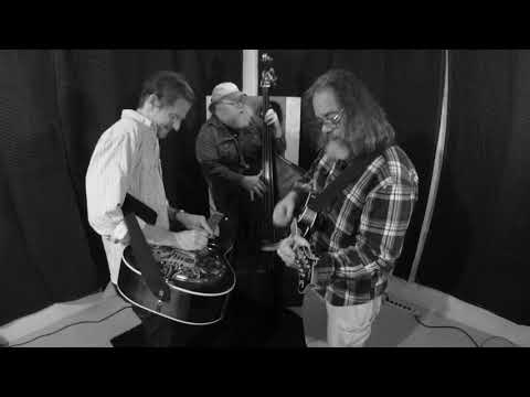 Don Julin Acoustic Trio - Cluck Old Hen