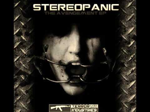 Stereopanic vs Alienn - The Avengement