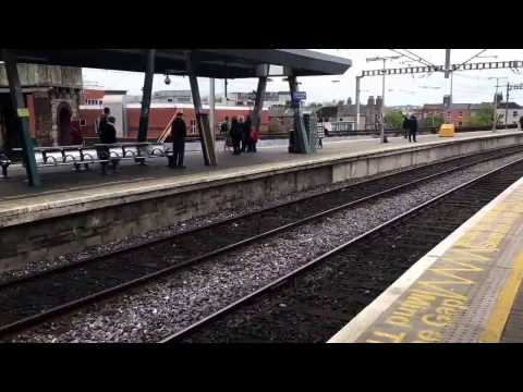 2 Irish Rail DART 8100 EMUs arrive at Connolly Platforms 5 and 7 (21/4/17)