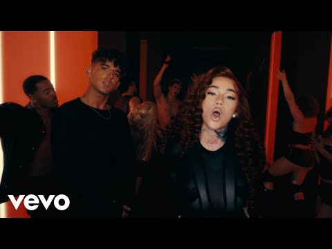 Benjamin Elgar, Bhad Bhabie - HOE (Official Music Video)