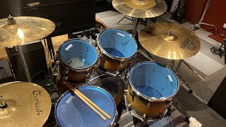 Video thumbnail for Change drumhead evans blue hydraulic drumset by jiggy by Live jigStudio